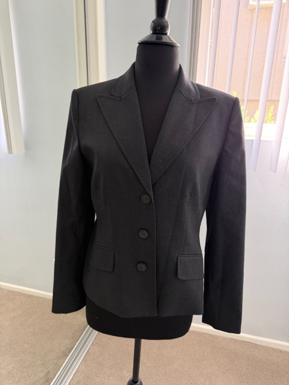 Anne Klein size 6 smart blazer/suit jacket